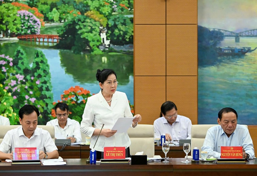 Vừa thực hiện sắp xếp lại giang sơn vừa đề ra các giải pháp để thúc đẩy tăng trưởng Vừa thực hiện sắp xếp lại giang sơn vừa đề ra các giải pháp để thúc đẩy tăng trưởng