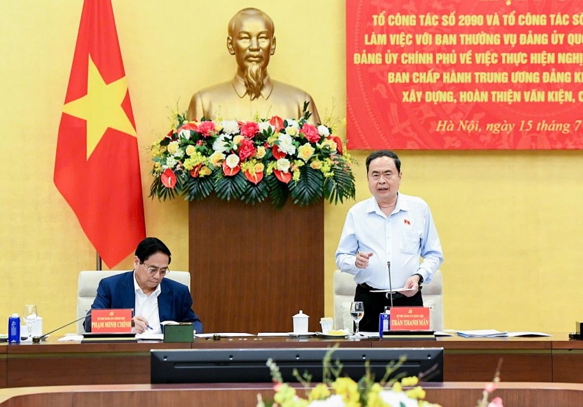 Vừa thực hiện sắp xếp lại giang sơn vừa đề ra các giải pháp để thúc đẩy tăng trưởng Vừa thực hiện sắp xếp lại giang sơn vừa đề ra các giải pháp để thúc đẩy tăng trưởng