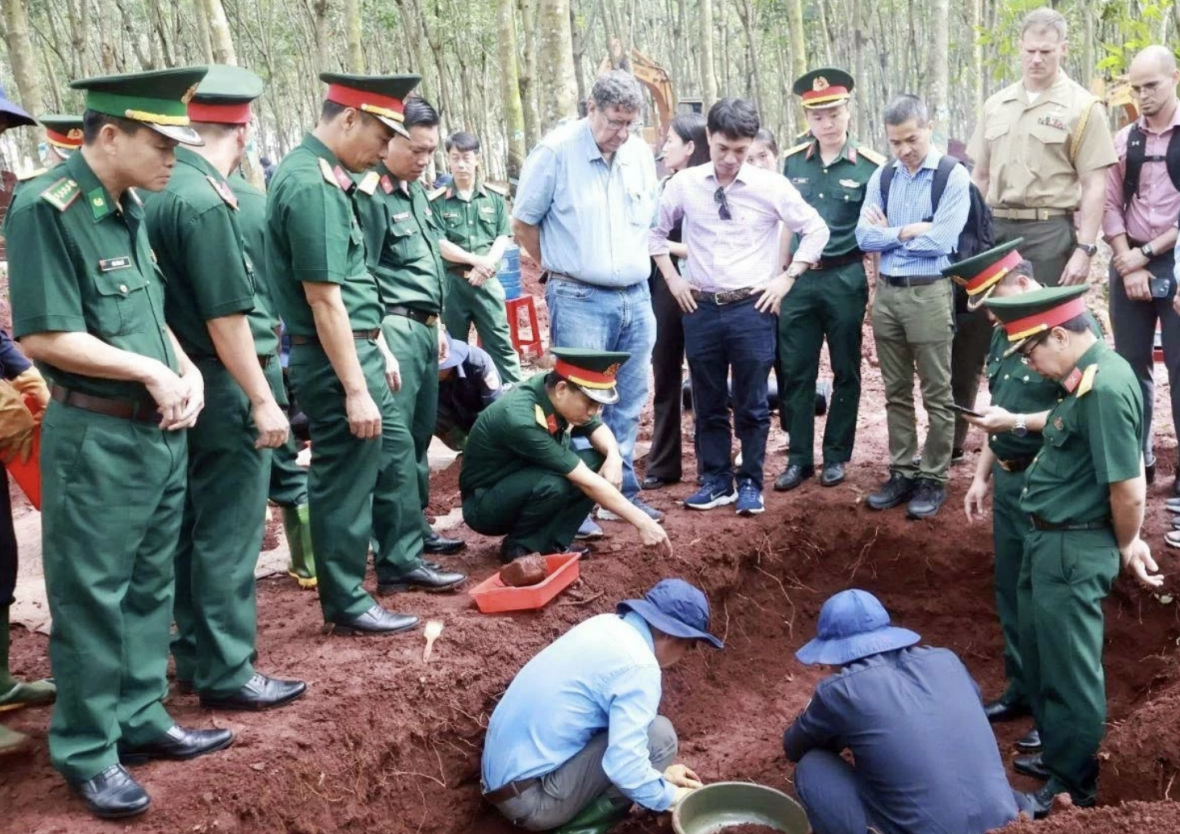 Ban Chỉ đạo 515 phối hợp Văn phòng Tùy viên Quốc phòng Hoa Kỳ tham quan đối chiếu thực địa tìm kiếm liệt sĩ tại Đồng Nai