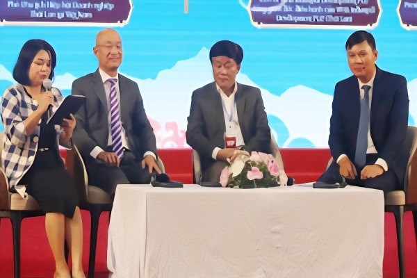 Diễn đàn doanh nghiệp 