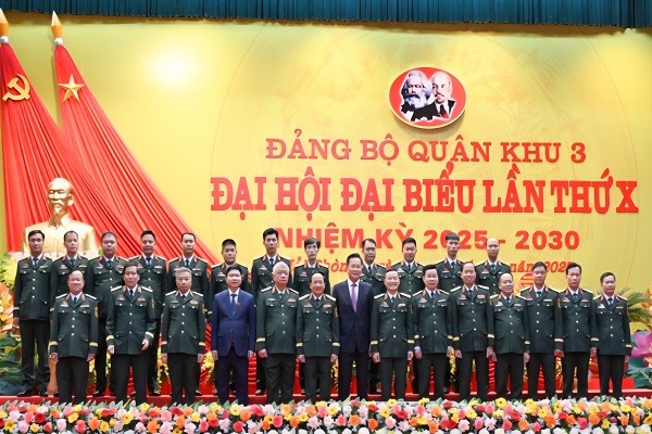 Đại tướng Trịnh Văn Quyết dự Đại hội đại biểu Đảng bộ Quân khu 3 lần thứ X, nhiệm kỳ 2025 - 2030 Đại tướng Trịnh Văn Quyết dự Đại hội đại biểu Đảng bộ Quân khu 3 lần thứ X, nhiệm kỳ 2025 - 2030