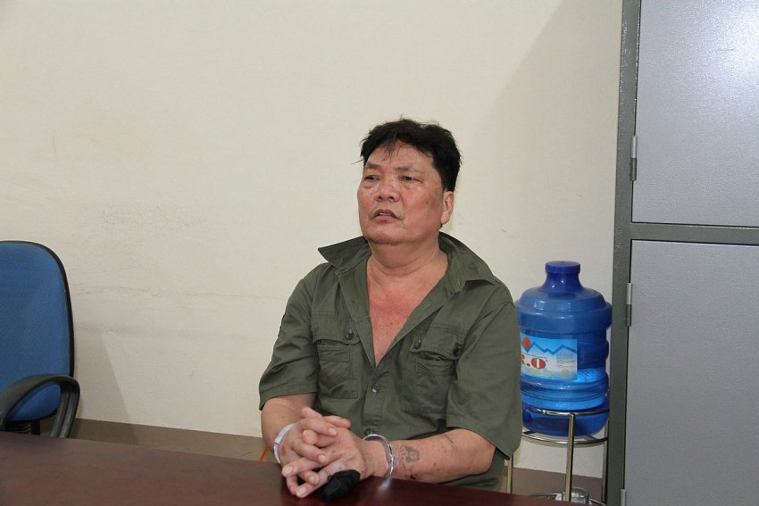 Mâu thuẫn khi uống rượu, mang hung khí đuổi chém 2 người trọng thương Mâu thuẫn khi uống rượu, mang hung khí đuổi chém 2 người trọng thương