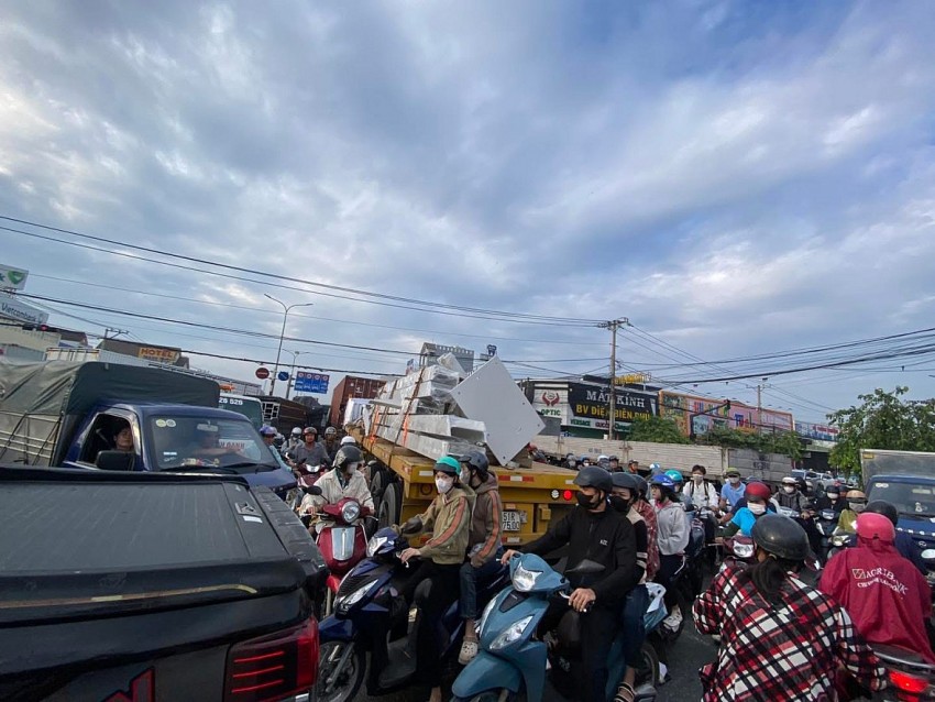 CSGT hướng dẫn thêm nhiều cung đường lưu thông né ùn tắc từ Đồng Nai về TP HCM