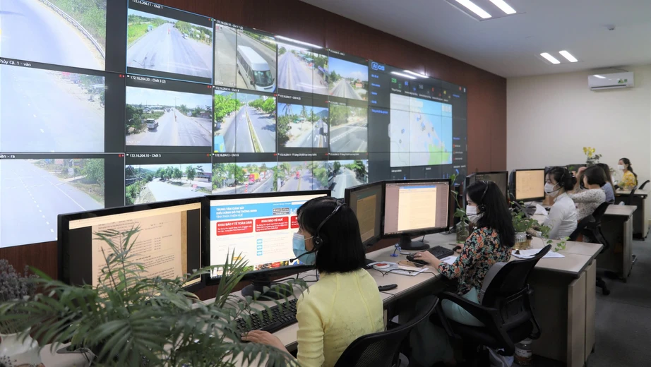 Hoạt động tại Trung tâm Giám sát, điều hành đô thị thông minh TP Huế.