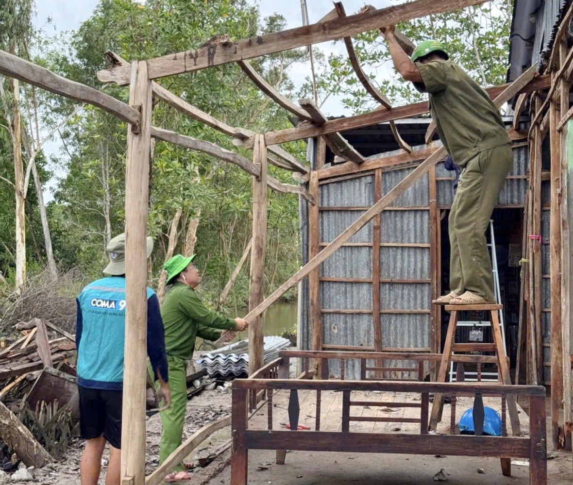 Cà Mau: Ra quân hỗ trợ Hội viên Hội Cựu CAND xóa nhà tạm, xây dựng nhà tình nghĩa