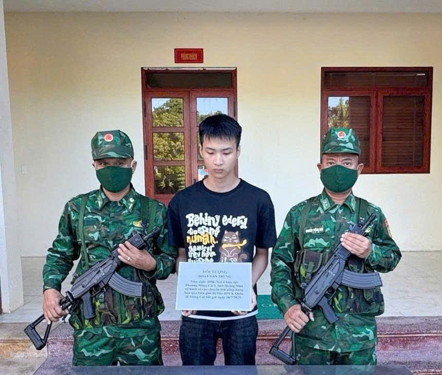 Bắt giữ đối tượng vận chuyển trái phép 6 kg bạc qua Cửa khẩu quốc tế Móng Cái