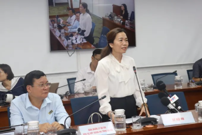 Phó Giám đốc Sở Nội vụ TPHCM Nguyễn Ngọc Hằng thông tin tại họp báo.