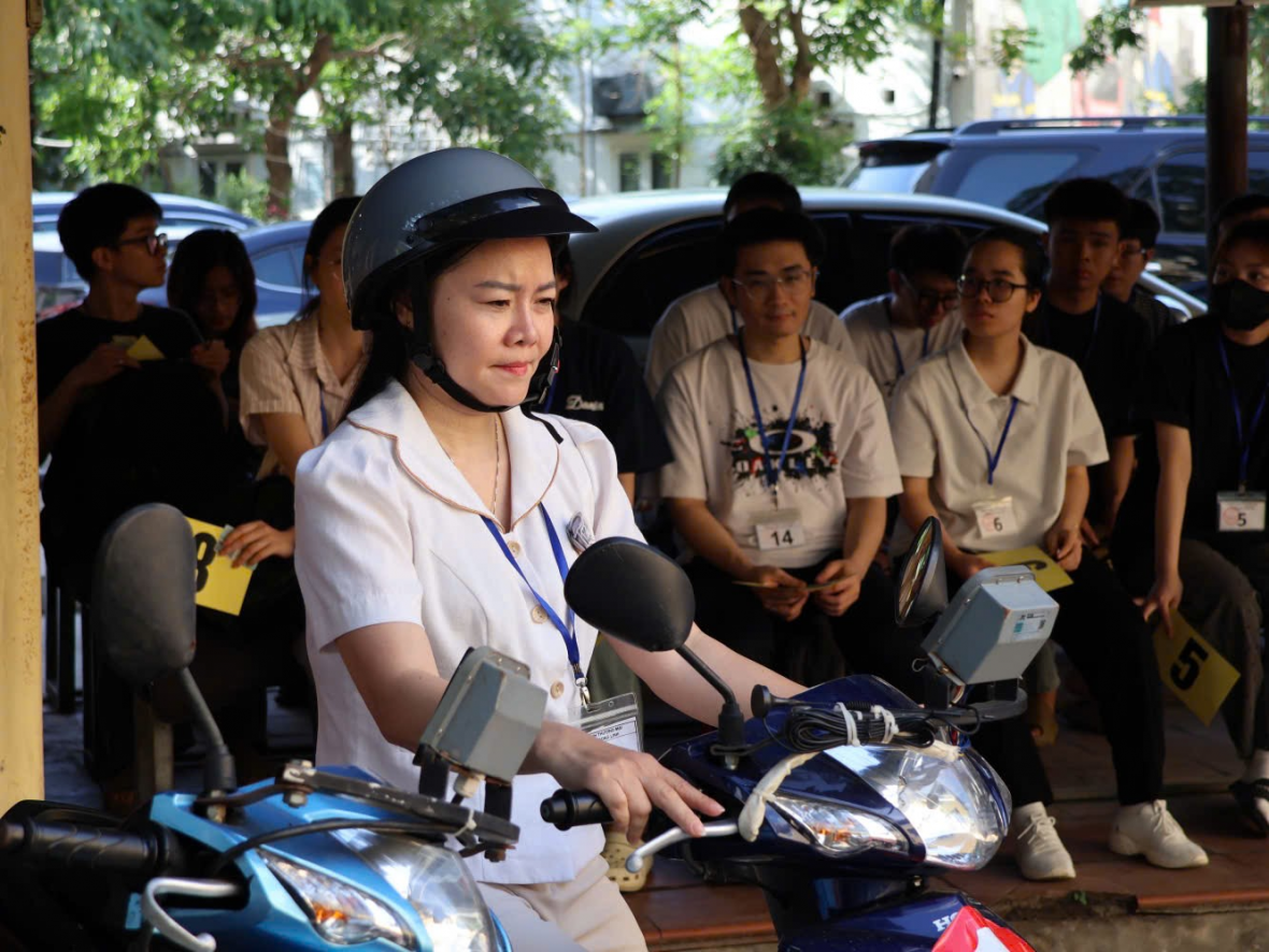 Học viên dự sát hạch cấp GPLX hạng A1. Ảnh: Công an Hà Nội