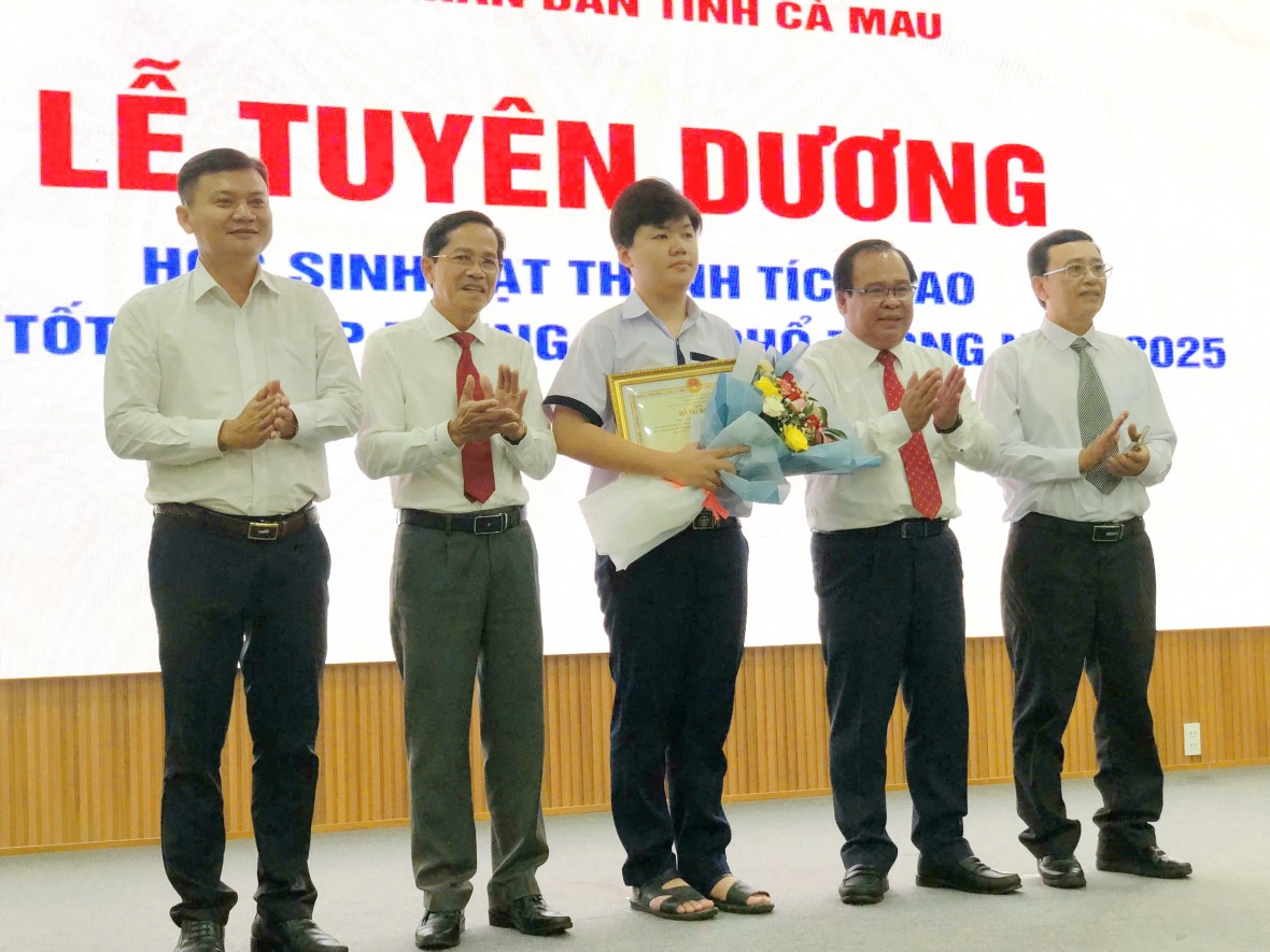 Tỉnh Cà Mau tuyên dương học sinh xuất sắc trong kỳ thi tốt nghiệp THPT 2025