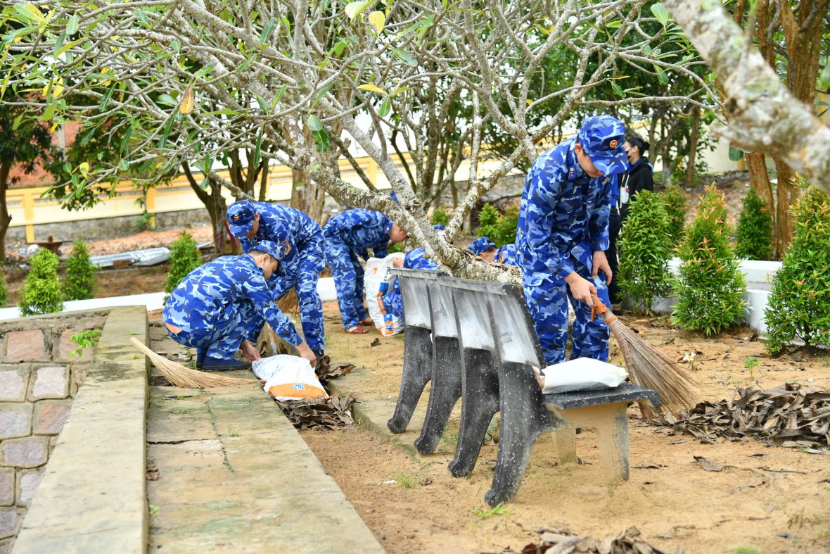 Tháng 7 về nguồn – Thắm đượm nghĩa tình của người lính biển Tây Nam