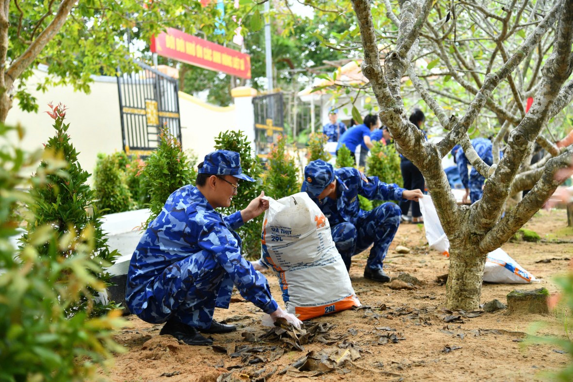 Tháng 7 về nguồn – Thắm đượm nghĩa tình của người lính biển Tây Nam