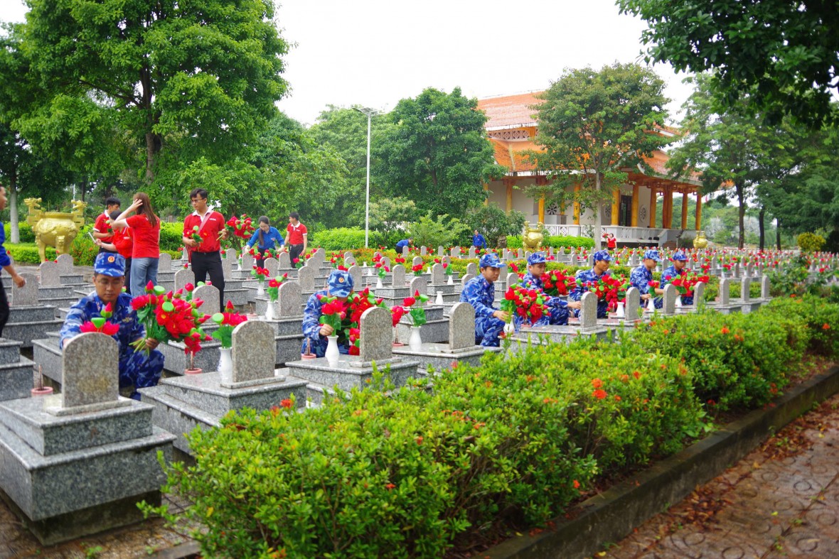 Tháng 7 về nguồn – Thắm đượm nghĩa tình của người lính biển Tây Nam Tháng 7 về nguồn – Thắm đượm nghĩa tình của người lính biển Tây Nam