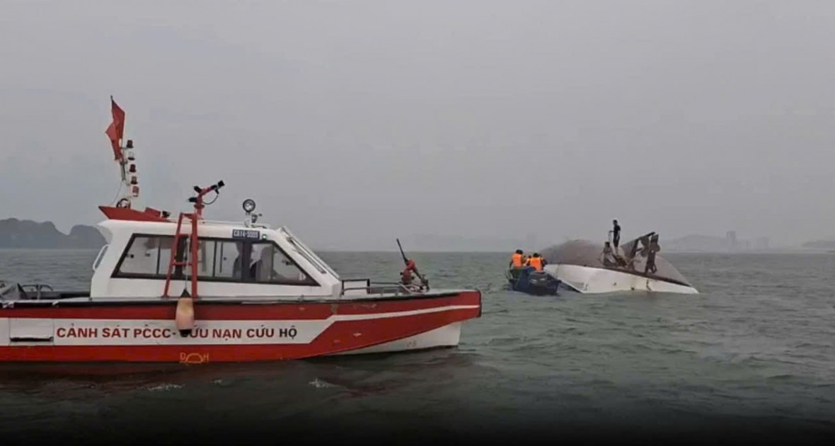 Huy động gần 300 người, xuyên đêm tìm kiếm nạn nhân vụ lật tàu tại vịnh Hạ Long