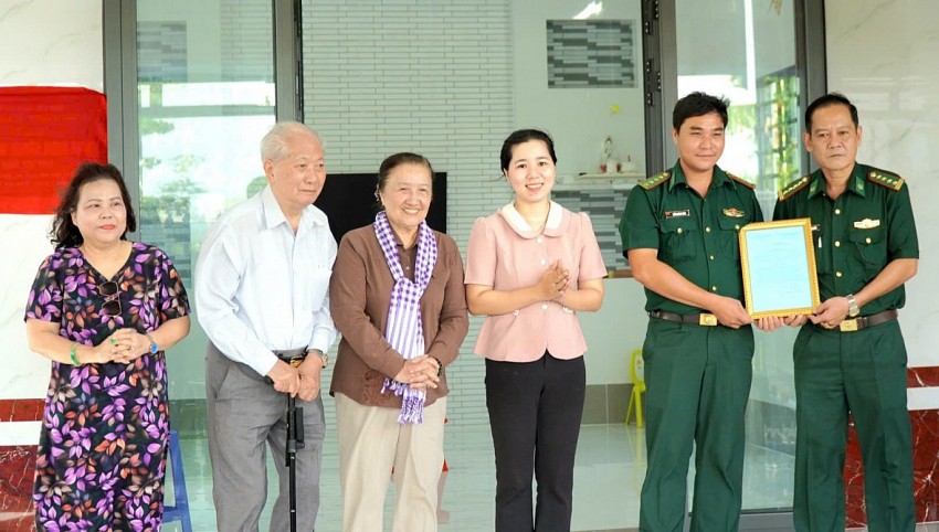 TP Cần Thơ: Trao tặng “Nhà tình nghĩa” cho cán bộ Biên phòng