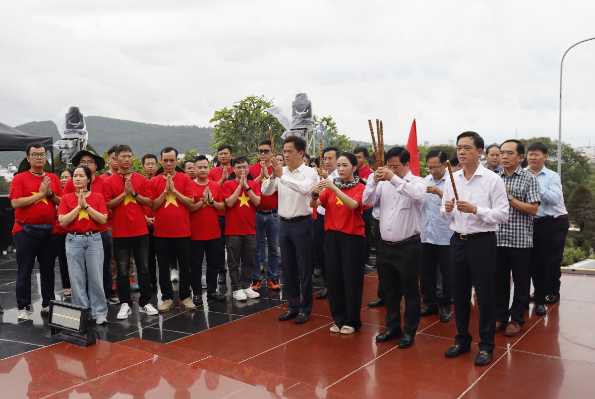 Thăm, tặng quà người có công tại An Giang nhân kỷ niệm 78 năm Ngày Thương binh - Liệt sĩ