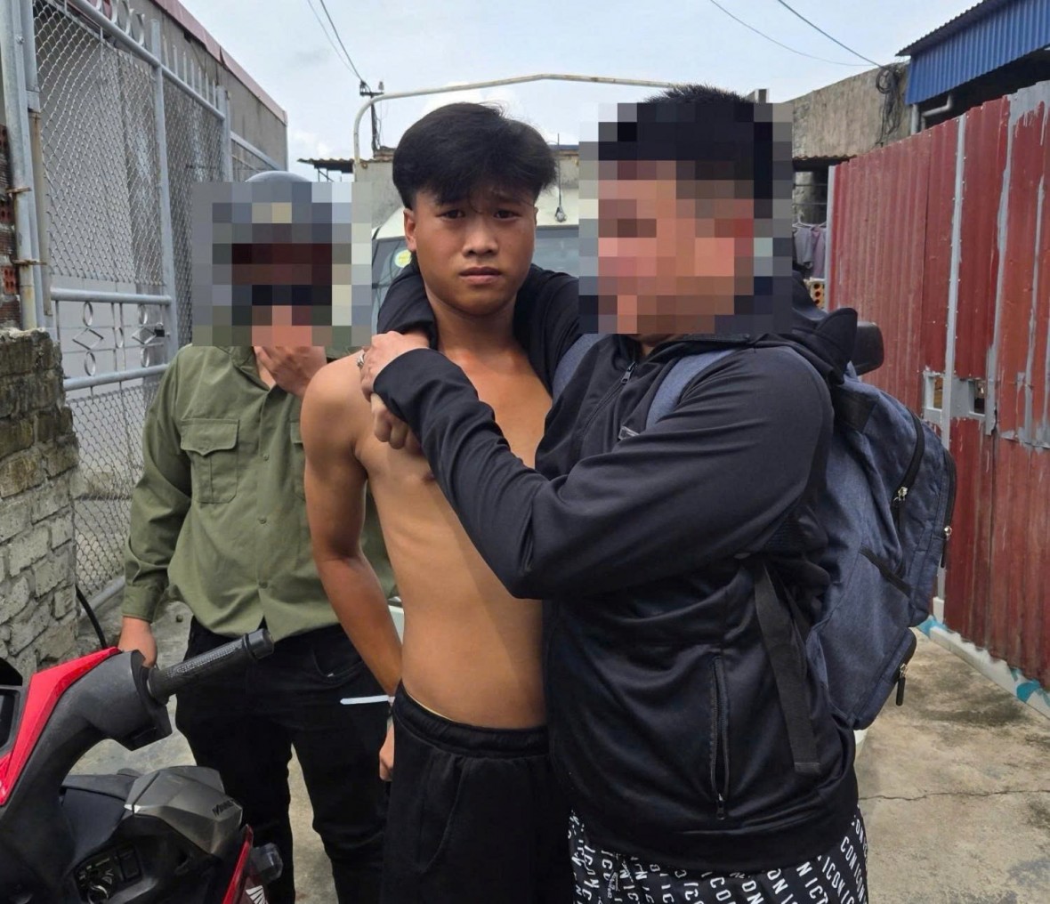 Truy bắt thành công kẻ cầm đầu hàng loạt vụ trộm xe máy ở Quảng Ninh sau gần một năm lẩn trốn Truy bắt thành công kẻ cầm đầu hàng loạt vụ trộm xe máy ở Quảng Ninh sau gần một năm lẩn trốn