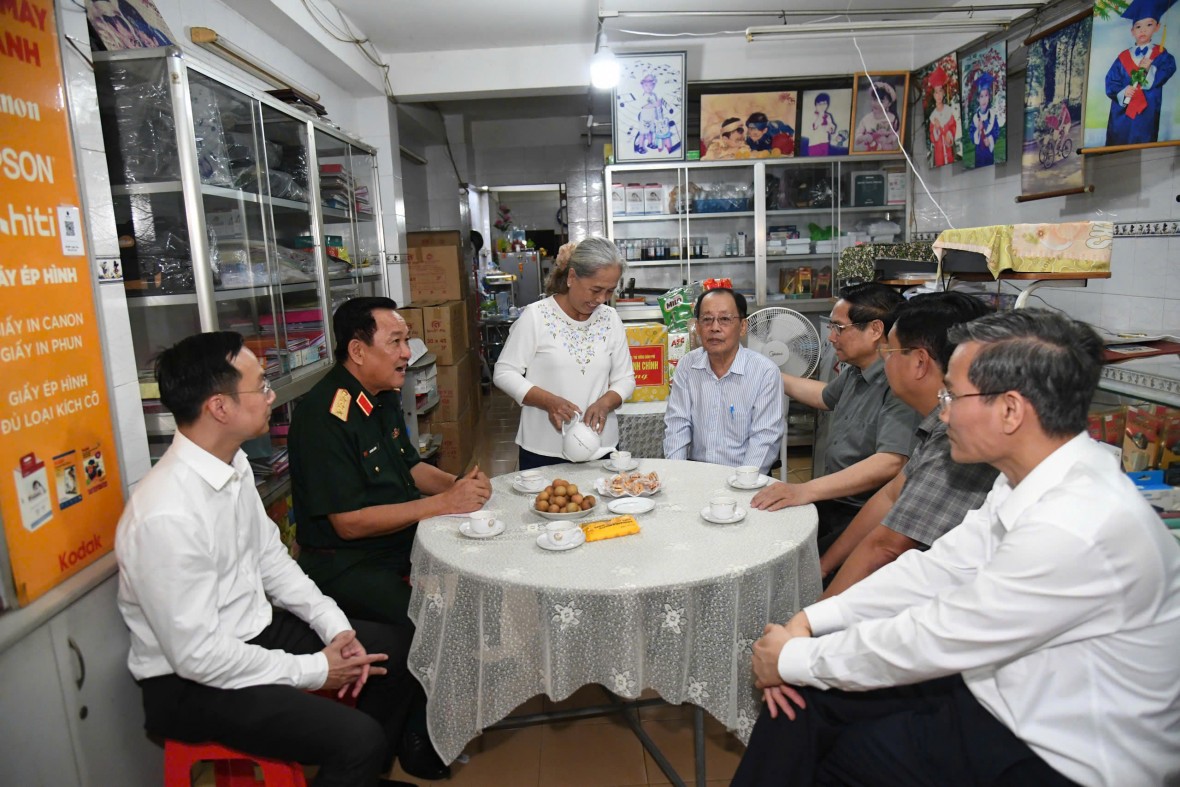 Thủ tướng Phạm Minh Chính tri ân, thăm các gia đình chính sách ở An Giang