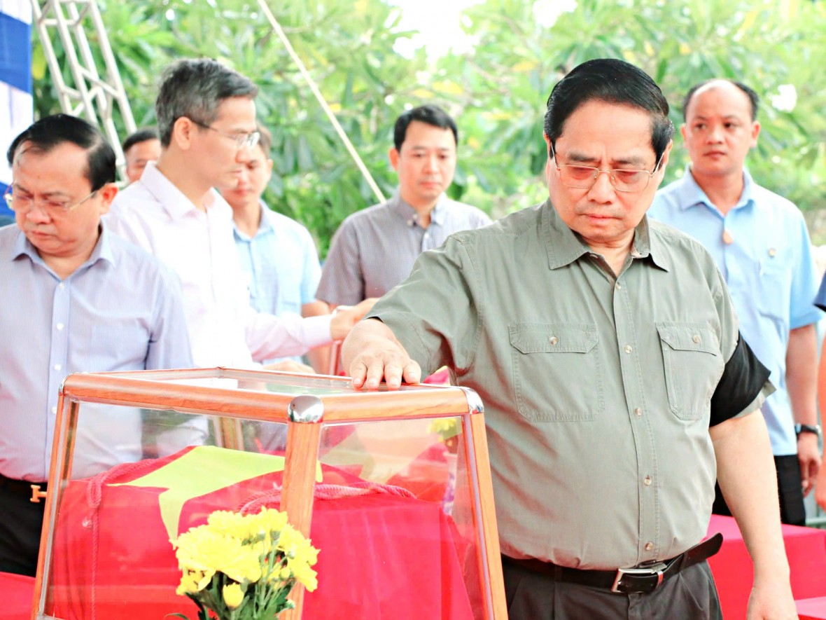 Thủ tướng Chính phủ Phạm Minh Chính dự lễ truy điệu, an táng hài cốt liệt sĩ tại An Giang