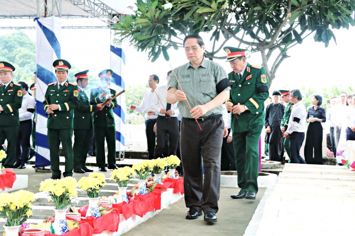 Thủ tướng Chính phủ Phạm Minh Chính dự lễ truy điệu, an táng hài cốt liệt sĩ tại An Giang