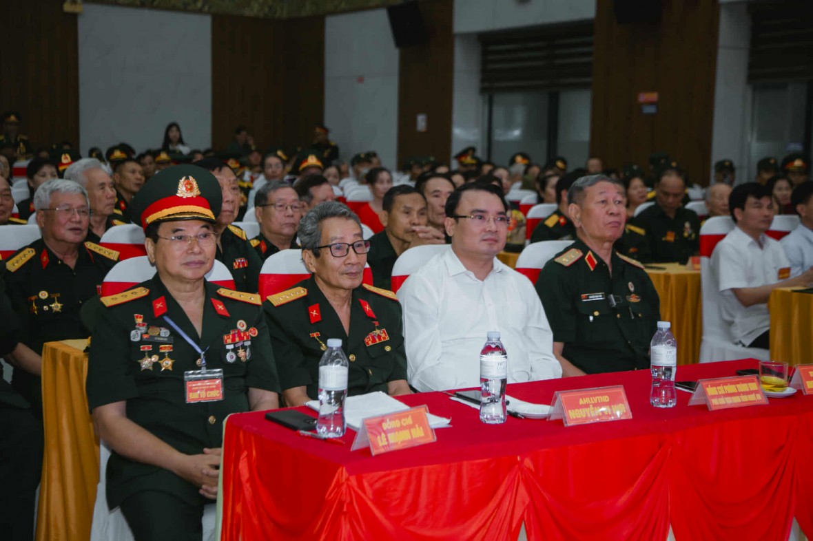 Đông đảo đại biểu, Cựu chiến binh về tham dự buổi gặp mặt.