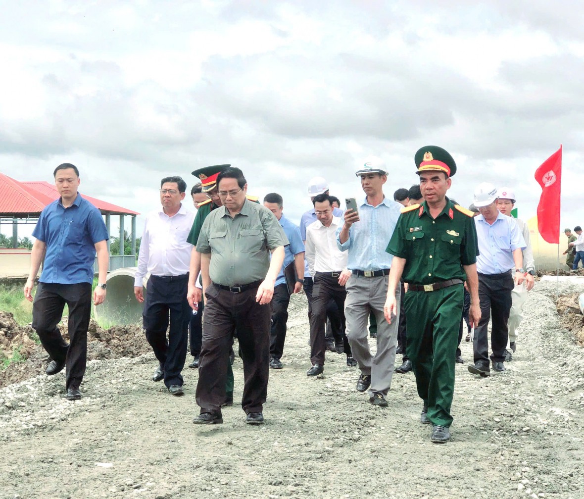Thủ tướng Phạm Minh Chính: Quyết tâm thông xe cơ bản tuyến cao tốc Châu Đốc - Cần Thơ - Sóc Trăng vào dịp 19/12