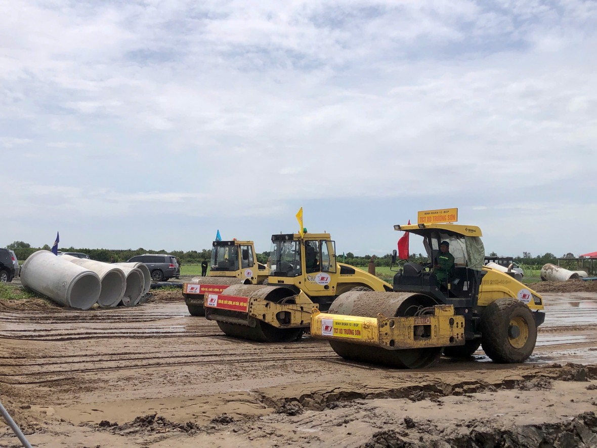 Thủ tướng Phạm Minh Chính: Quyết tâm thông xe cơ bản tuyến cao tốc Châu Đốc - Cần Thơ - Sóc Trăng vào dịp 19/12