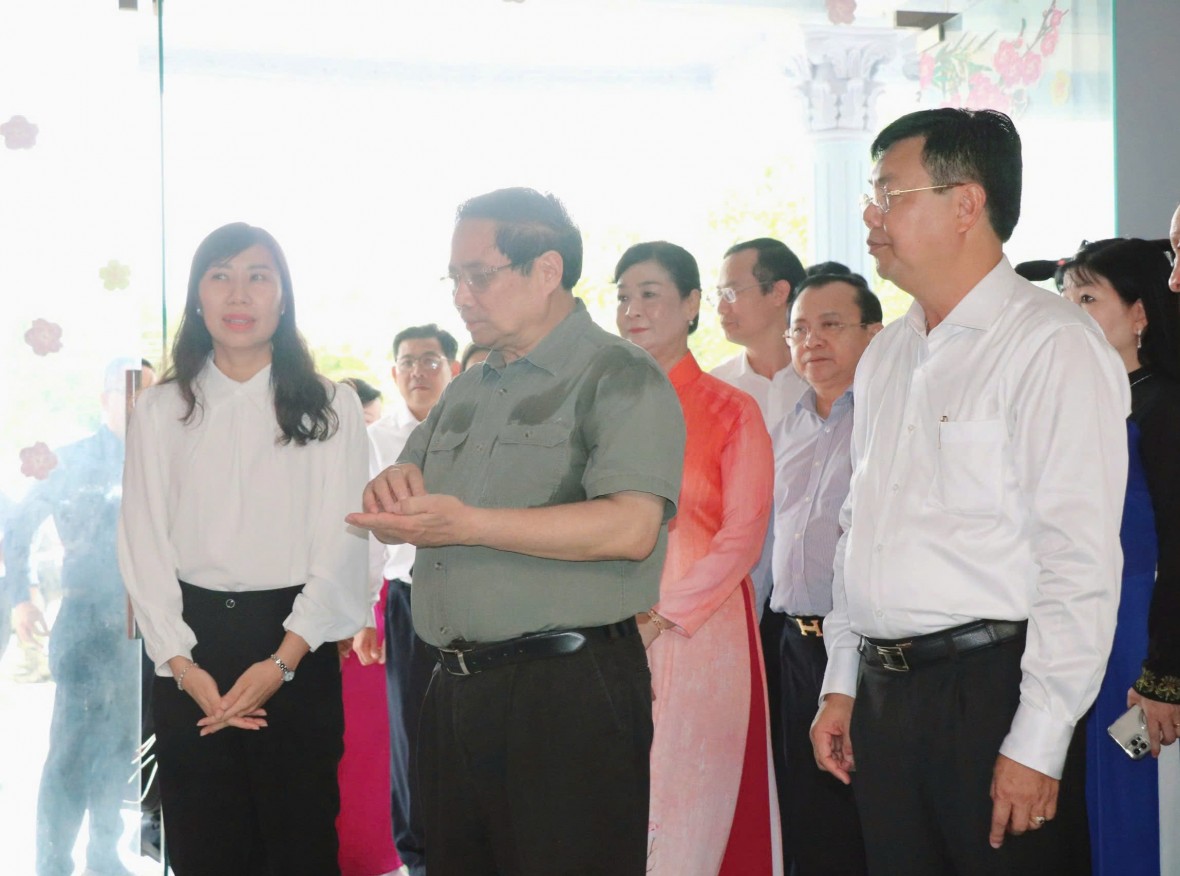 Thủ tướng Phạm Minh Chính kiểm tra hoạt động chính quyền 2 cấp tại An Giang Thủ tướng Phạm Minh Chính kiểm tra hoạt động chính quyền 2 cấp tại An Giang