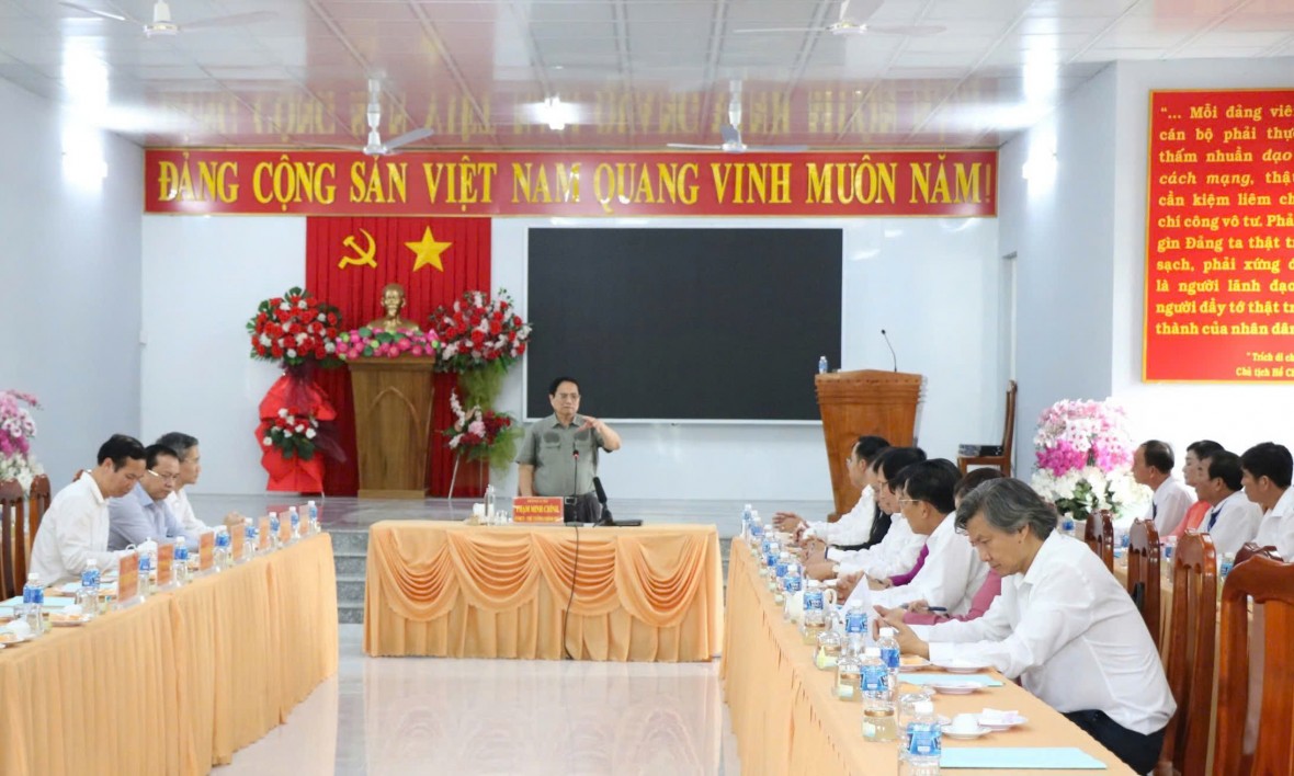 Thủ tướng Phạm Minh Chính kiểm tra hoạt động chính quyền 2 cấp tại An Giang Thủ tướng Phạm Minh Chính kiểm tra hoạt động chính quyền 2 cấp tại An Giang