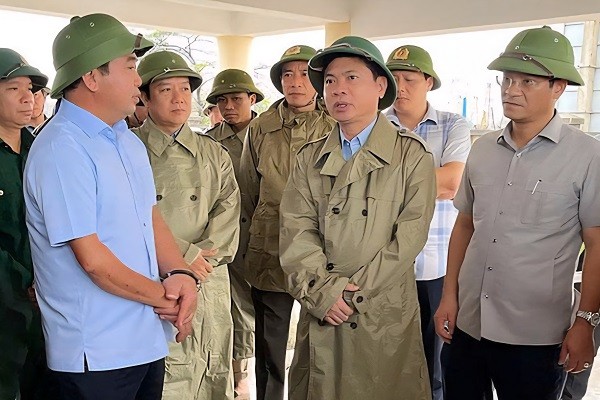 Quyền Bộ trưởng Nông nghiệp và Môi trường chỉ đạo ứng phó bão số 3 tại tỉnh Ninh Bình