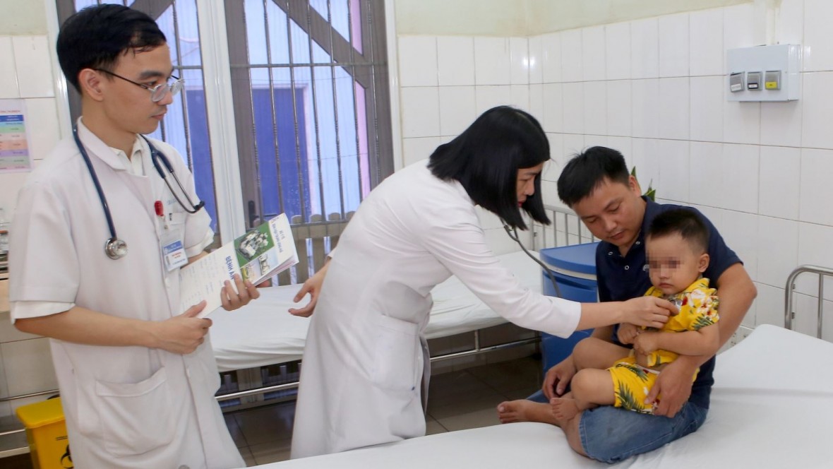 Cháu bé bị ngừng tim do đuối nước hồi sinh kỳ diệu nhờ kỹ thuật hạ thân nhiệt chỉ huy