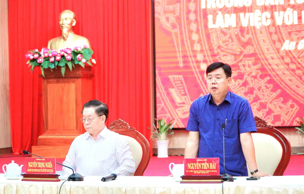 Trưởng Ban Tuyên giáo và Dân vận Trung ương làm việc với Tỉnh ủy An Giang