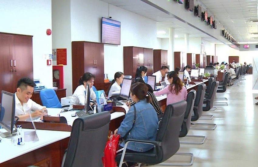 Số lượng cấp phó với chức danh Phó Giám đốc sở được bố trí bình quân 3 người/sở; phòng thuộc sở dưới 10 biên chế công chức có 1 phó trưởng phòng. Số lượng cấp phó với chức danh Phó Giám đốc sở được bố trí bình quân 3 người/sở; phòng thuộc sở dưới 10 biên chế công chức có 1 phó trưởng phòng.