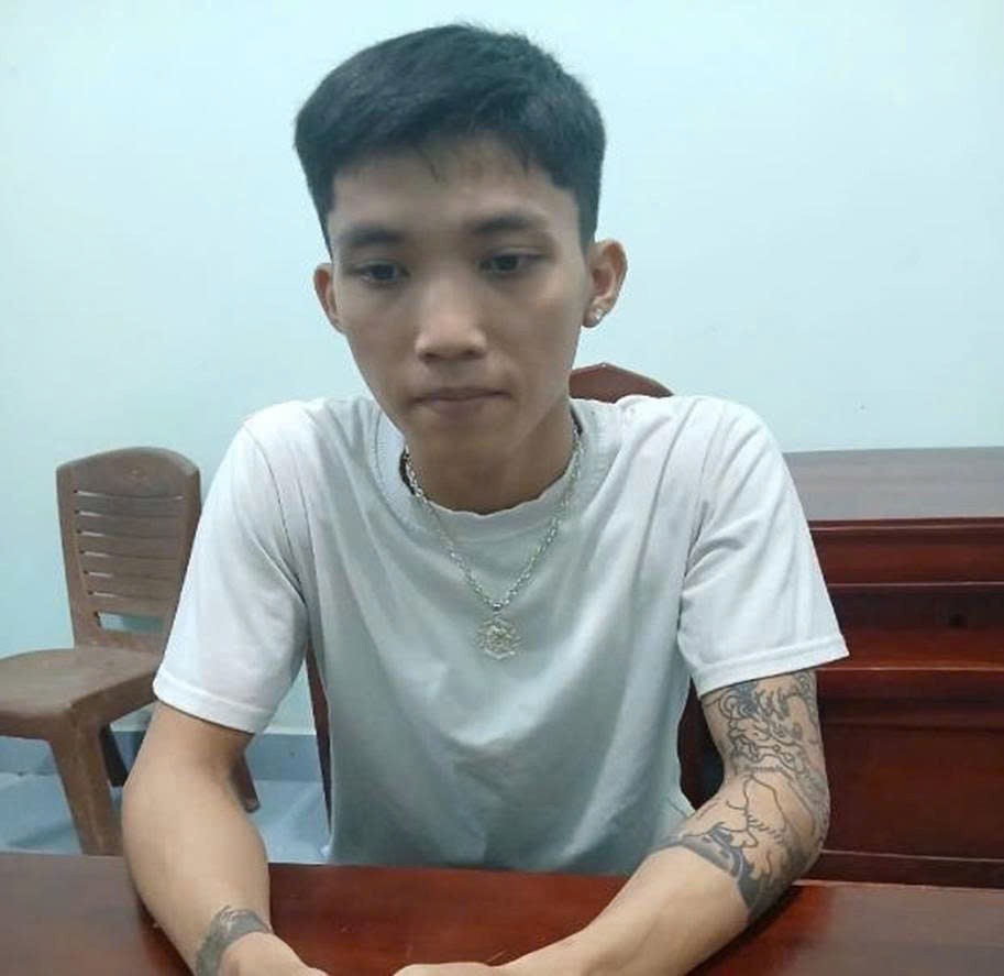 An Giang: Công an xã Đông Thái bắt giữ thành công đối tượng truy nã An Giang: Công an xã Đông Thái bắt giữ thành công đối tượng truy nã