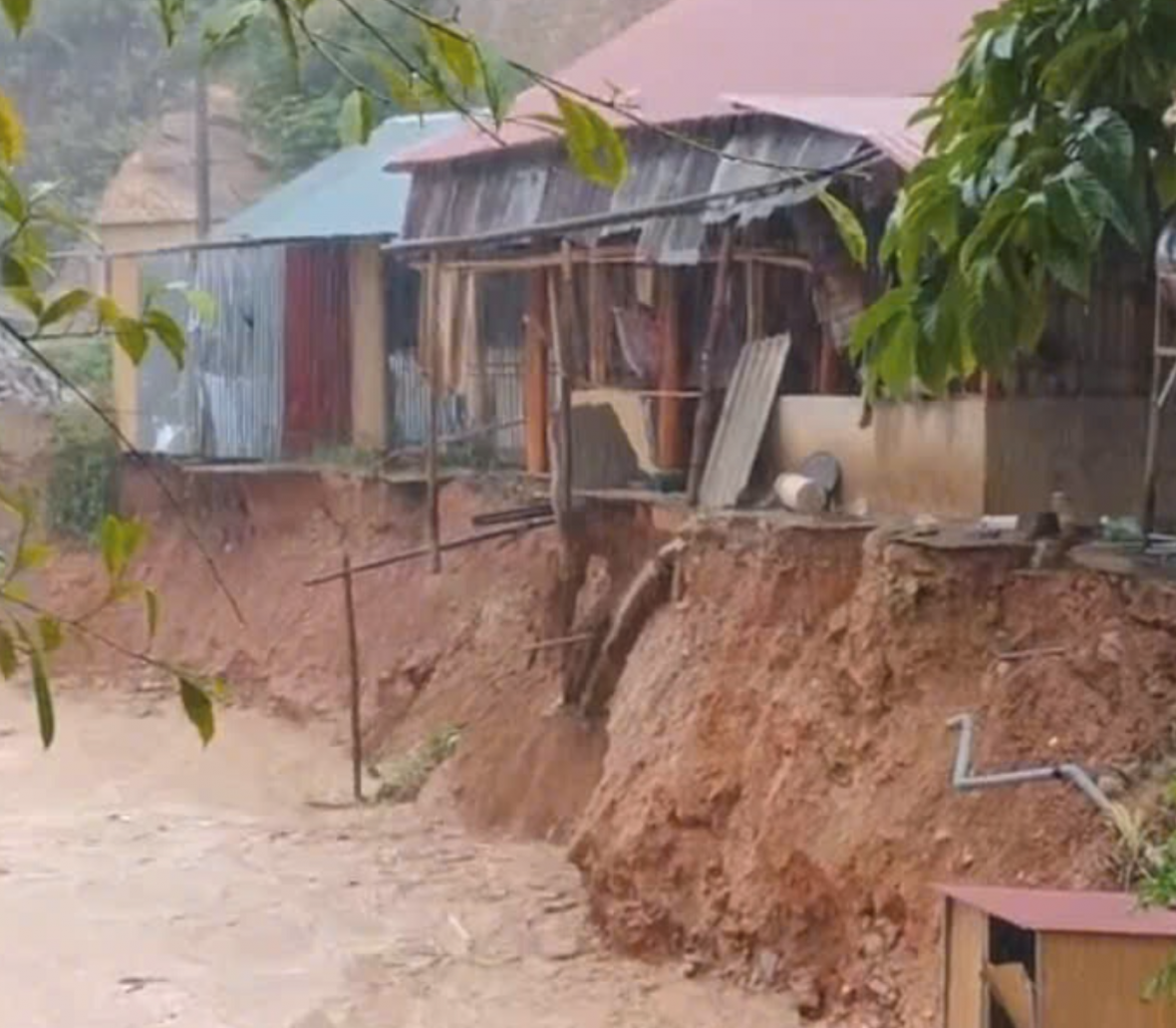 Lũ quét gây thiệt hại nghiêm trọng tại xã Nhôn Mai (Nghệ An).