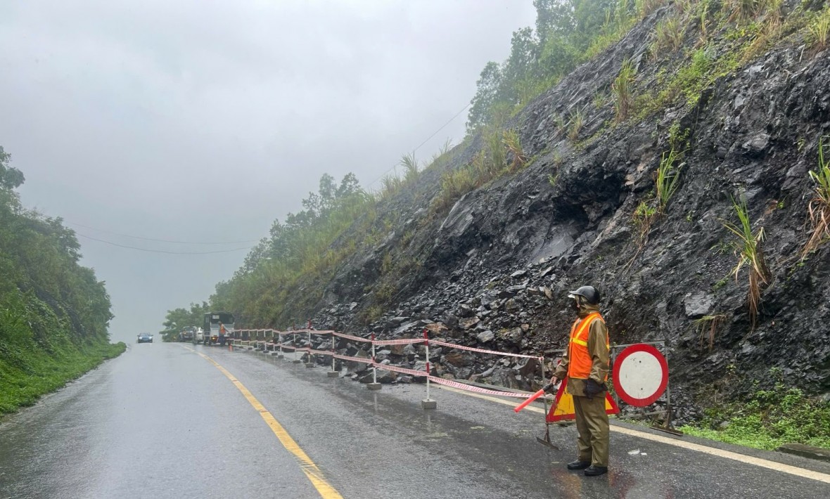 Sở Xây dựng các tỉnh Lào Cai, Ninh Bình, Sơn La, Quảng Trị báo cáo thiệt hại không đáng kể hoặc chưa ghi nhận thiệt hại đối với kết cấu hạ tầng giao thông.
