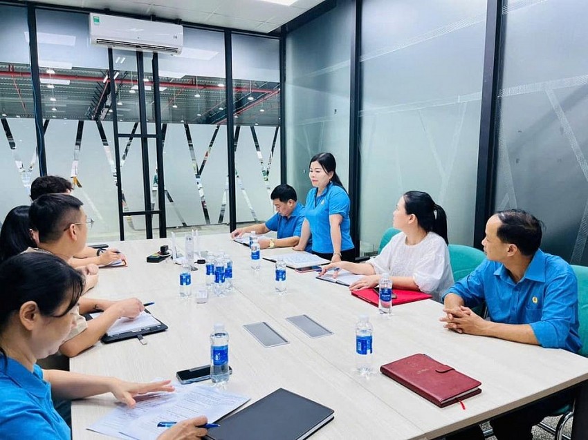 Làm rõ thông tin có dị vật trong bữa trưa của một công ty ở Lào Cai LĐLĐ tỉnh Lào Cai làm việc với công ty TNHH Unico Global YB vào chiều 22/7. (Ảnh: LĐ)