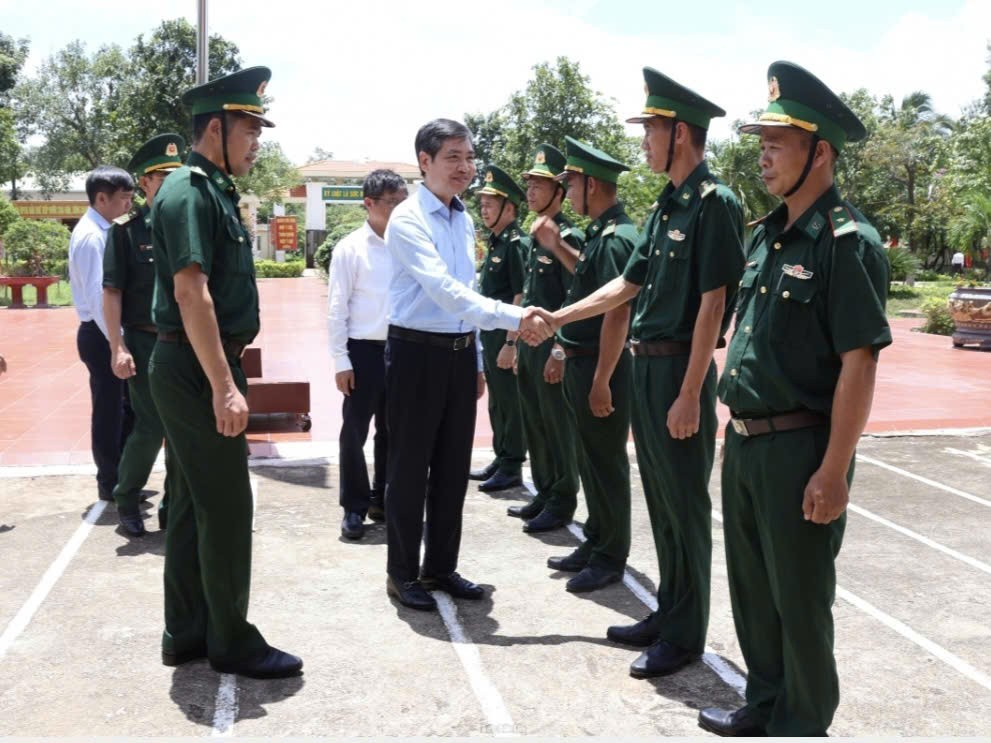 Phát triển kinh tế gắn với giữ vững biên giới tại Đắk Lắk