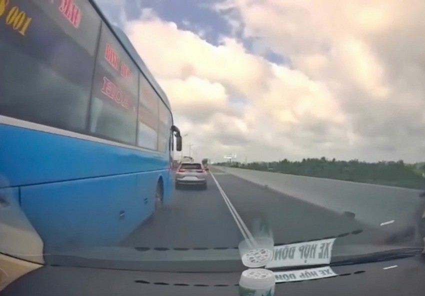 Xử phạt tài xế xe khách vi phạm khoảng cách an toàn trên cao tốc TP.HCM – Trung Lương