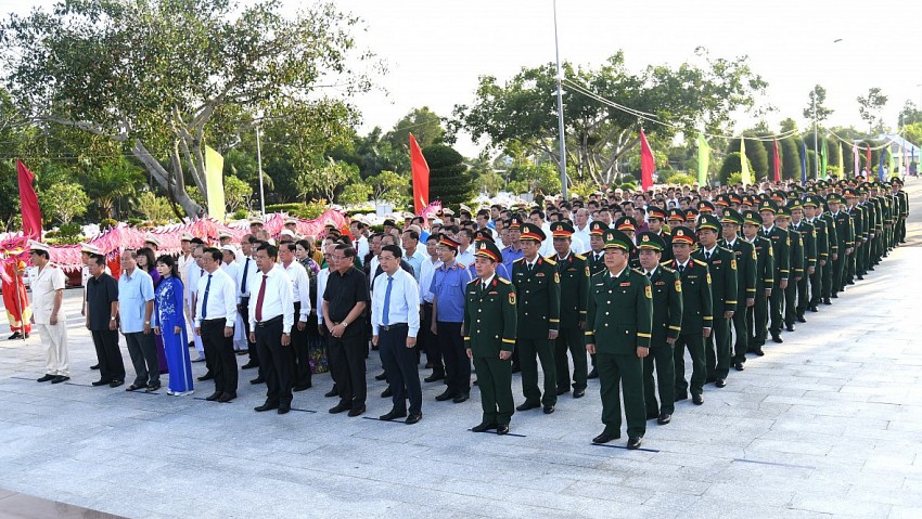Lãnh đạo tỉnh An Giang dâng hương, tri ân các Anh hùng liệt sĩ nhân dịp 27/7