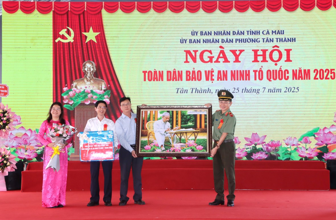 Xây dựng phong trào toàn dân bảo vệ ANTT phải hợp lòng dân, vì lợi ích của dân