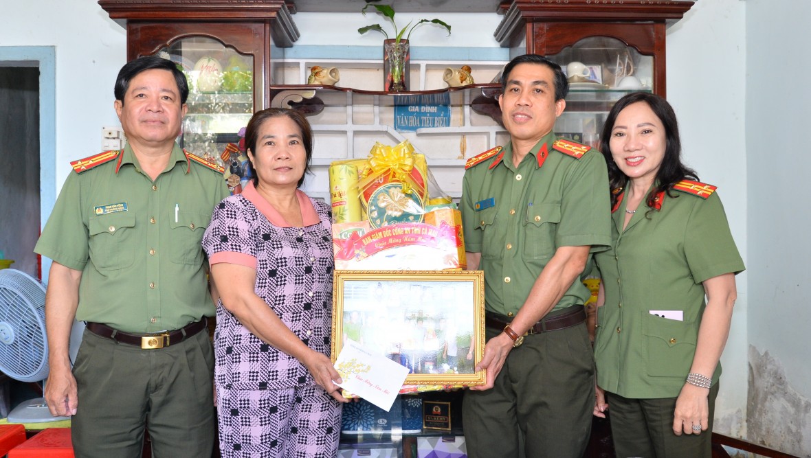 Công an tỉnh Cà Mau: Đền ơn, đáp nghĩa bằng hành động thiết thực