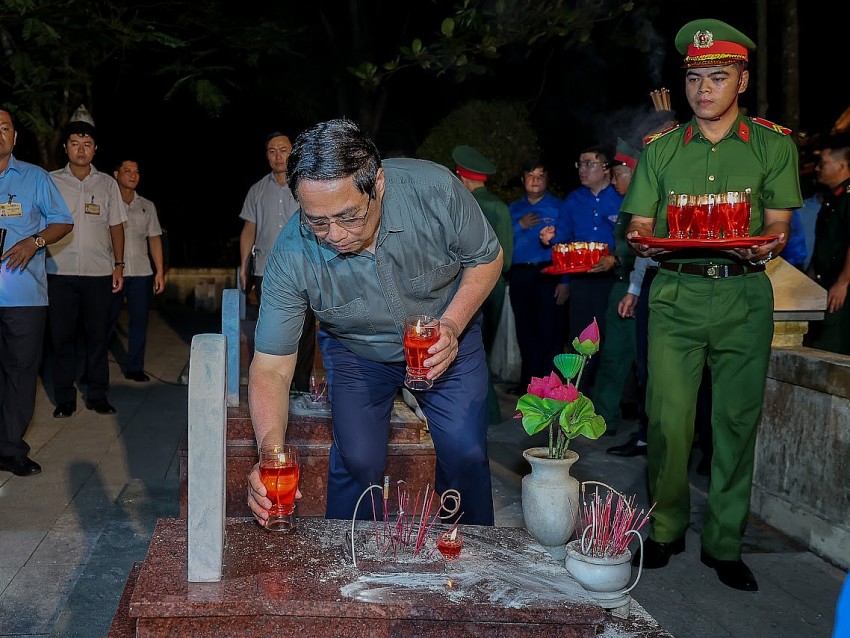 Thủ tướng Phạm Minh Chính: Các Anh hùng liệt sĩ đã làm rạng rỡ cho non sông, đất nước ta