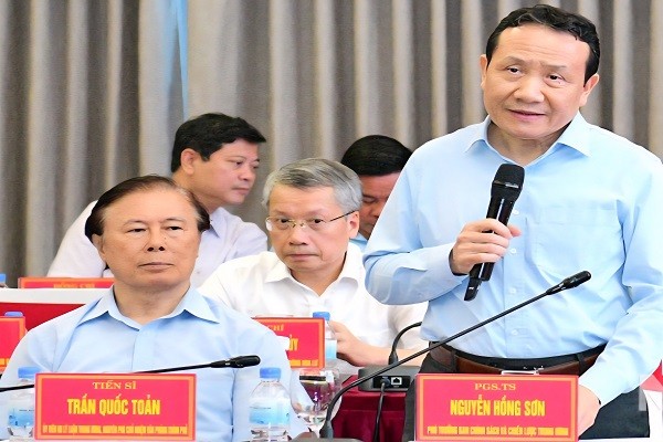 Nhiều chuyên gia đóng góp ý kiến cho sự phát triển của tỉnh Ninh Bình