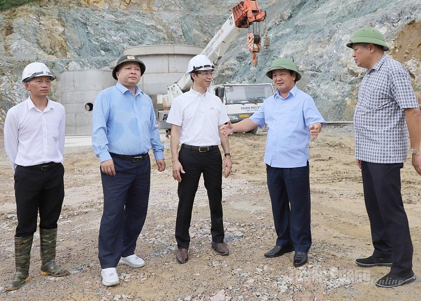 Tuyên Quang đẩy nhanh hoàn thiện các công trình lớn