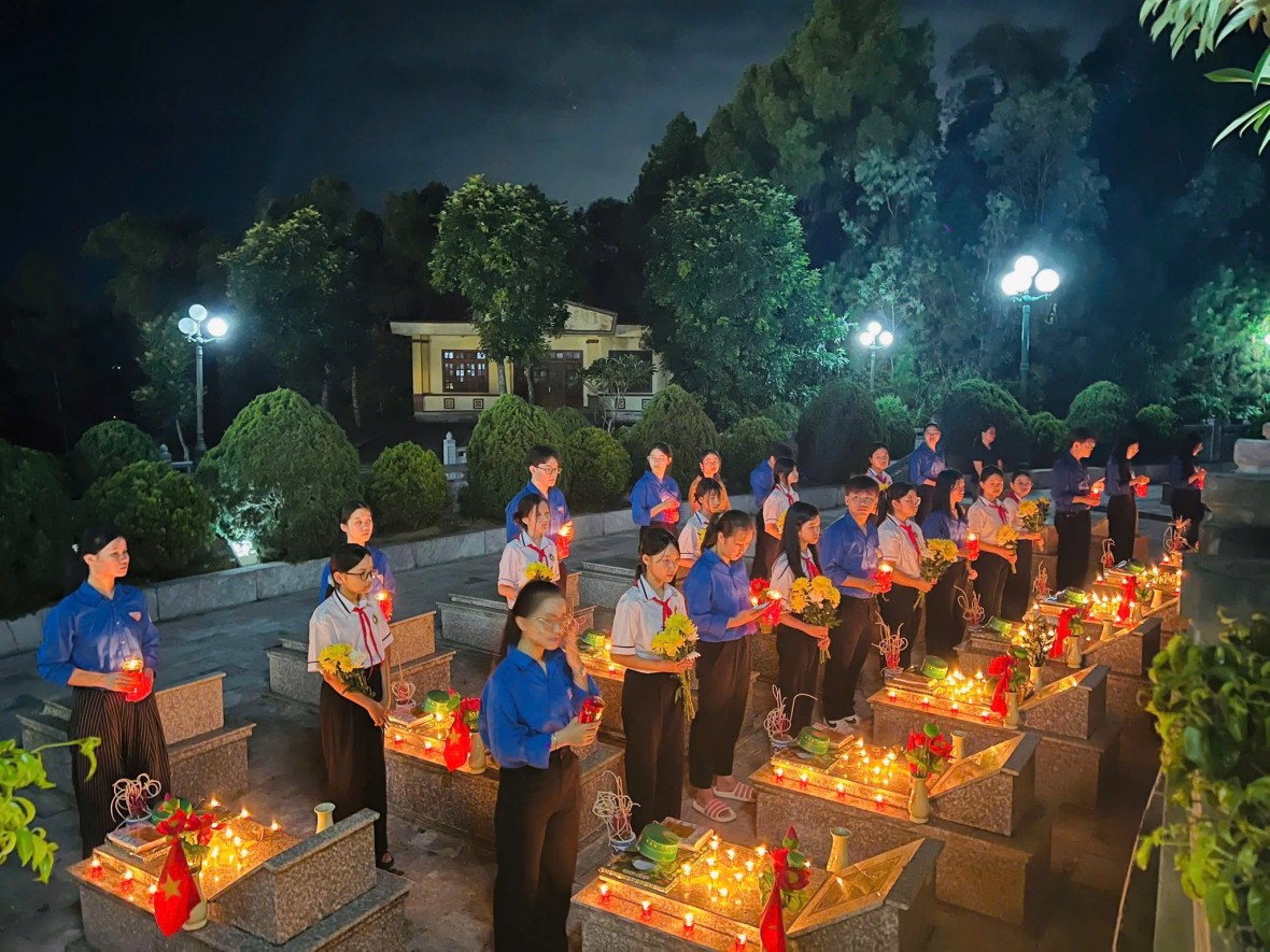 Đồng loạt tổ chức Lễ “Thắp nến tri ân” ở tỉnh Hà Tĩnh