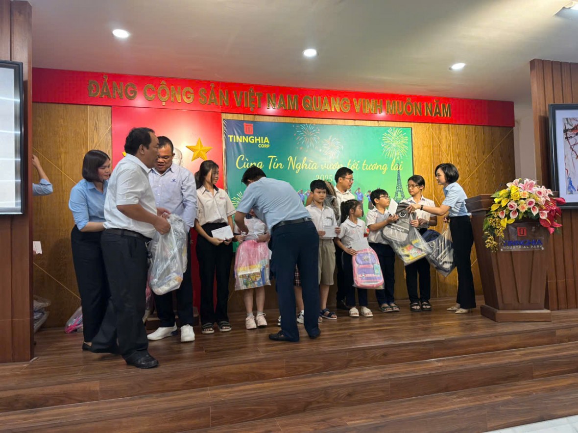 “Cùng Tín Nghĩa vươn tới tương lai – 2025”: Lan tỏa yêu thương, vun đắp niềm tin