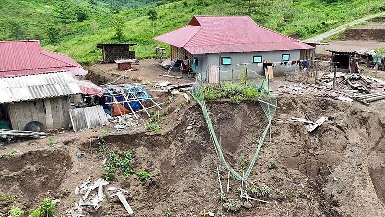 Lai Châu di dời khẩn cấp 40 hộ dân ở Nậm Cuối