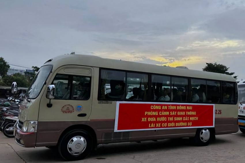 Phòng CSGT Công an tỉnh đã chủ động phối hợp, hỗ trợ phương tiện đưa đón các thí sinh từ Đồng Nai đến Vĩnh Long để ôn luyện và tham gia sát hạch. Phòng CSGT Công an tỉnh đã chủ động phối hợp, hỗ trợ phương tiện đưa đón các thí sinh từ Đồng Nai đến Vĩnh Long để ôn luyện và tham gia sát hạch.