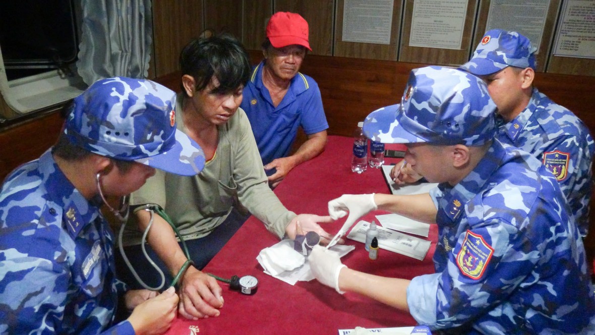 Cấp cứu kịp thời ngư dân gặp nạn trên biển Tây Nam