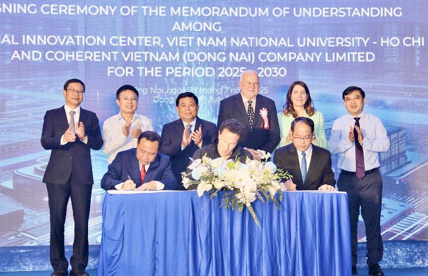 Phó Thủ tướng Nguyễn Chí Dũng dự khánh thành Nhà máy Coherent ngành bán dẫn tại Đồng Nai